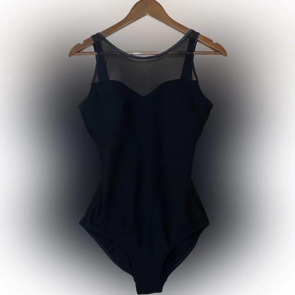 Togs women’s bathing suit 10 medium swim black one piece coverage classic solid